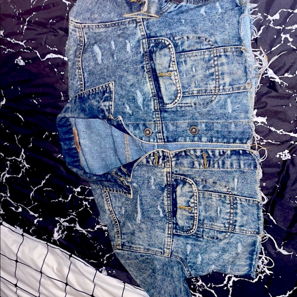 Jeans jacket sexy not long in it’s Very light 🤍